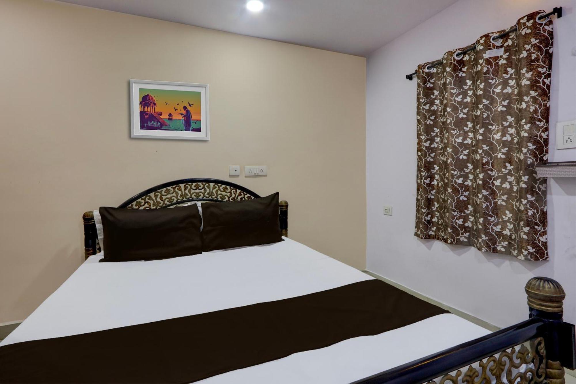 Spot On Hotel Aaraadhya Residency Haïdarabad Extérieur photo