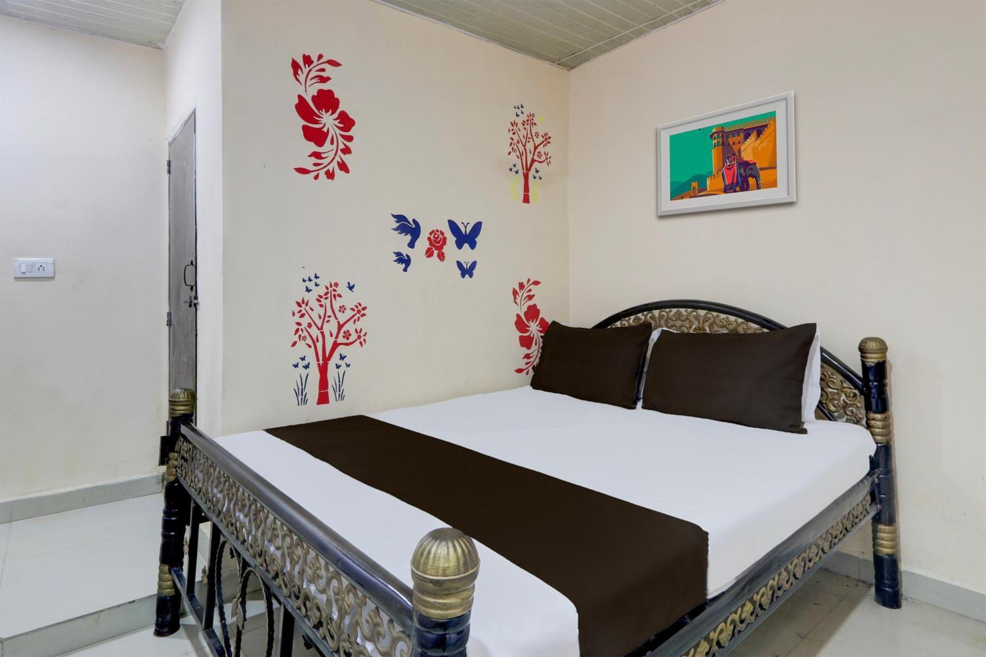 Spot On Hotel Aaraadhya Residency Haïdarabad Extérieur photo