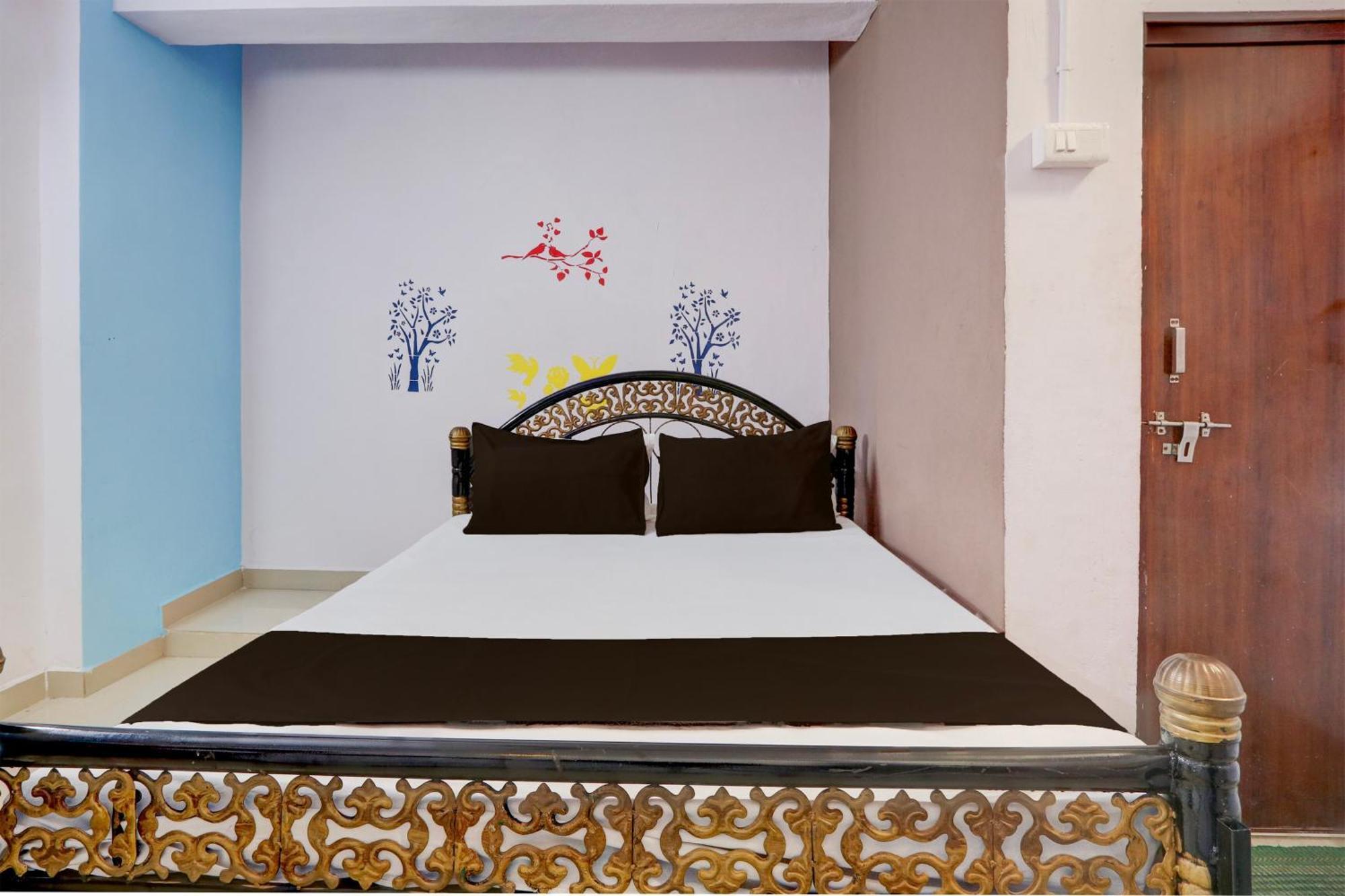 Spot On Hotel Aaraadhya Residency Haïdarabad Extérieur photo
