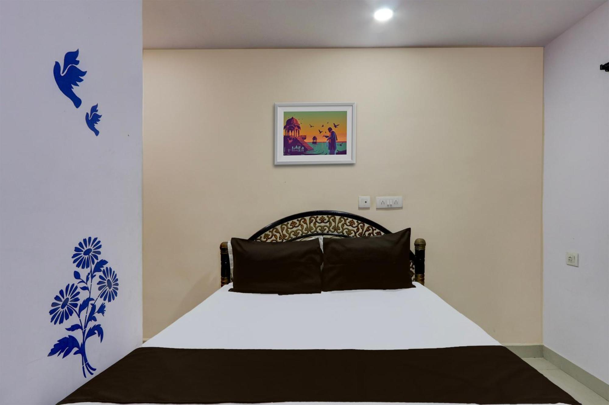 Spot On Hotel Aaraadhya Residency Haïdarabad Extérieur photo
