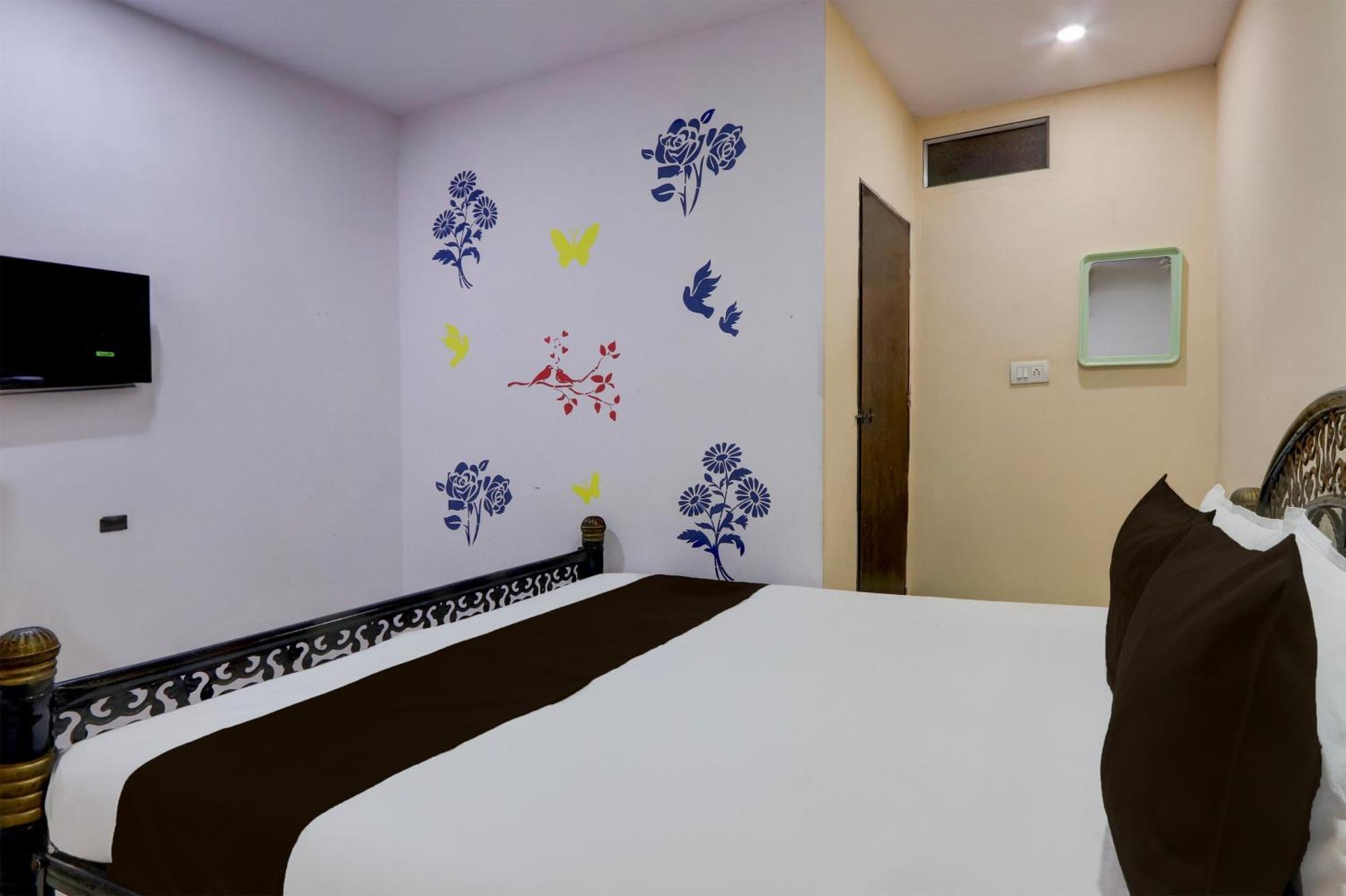 Spot On Hotel Aaraadhya Residency Haïdarabad Extérieur photo
